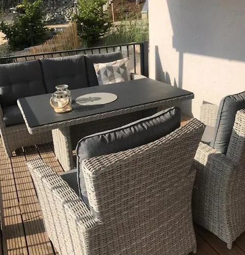 & Seeblick بيت للعطل Neukieritzsch